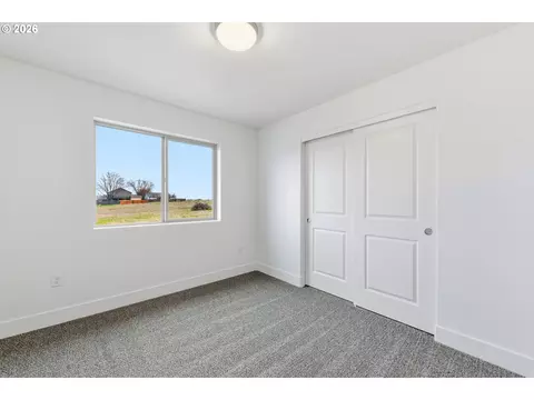 Bedroom - 145 SW Eagle Dr, Boardman, OR 97818 photo 5 of 6
