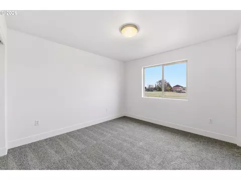 Bedroom - 145 SW Eagle Dr, Boardman, OR 97818 photo 1 of 6