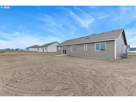 Exterior - 145 SW Eagle Dr, Boardman, OR 97818 photo 3 of 4