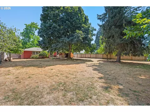 Exterior - 880 Hughes St, Eugene, OR 97402 photo 4 of 10