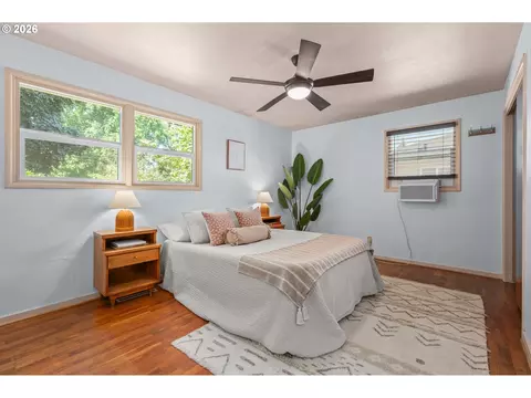 Bedroom - 880 Hughes St, Eugene, OR 97402 photo 1 of 5