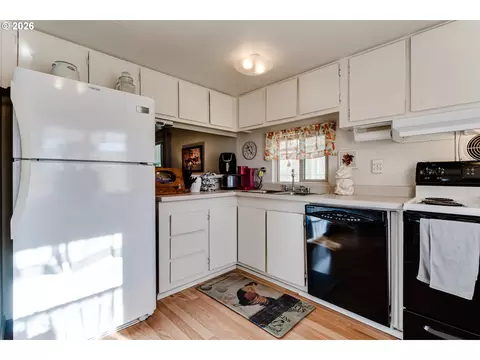 1400 Candlelight Dr #231, Eugene, OR 97402 photo 13