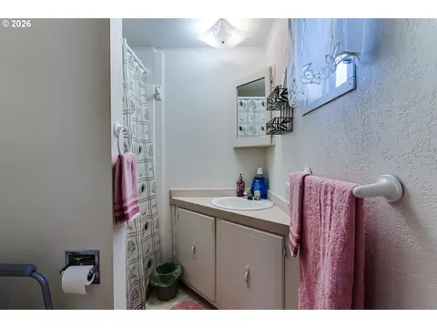 1400 Candlelight Dr #231, Eugene, OR 97402 photo 28
