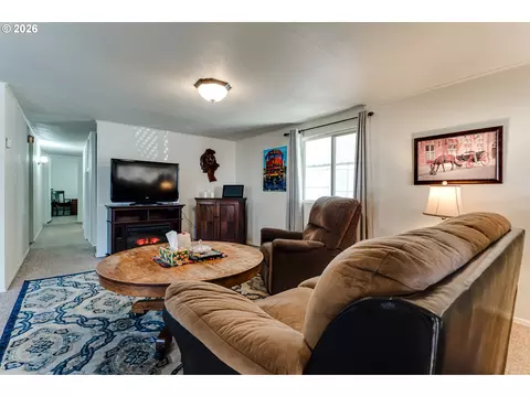 1400 Candlelight Dr #231, Eugene, OR 97402 photo 4