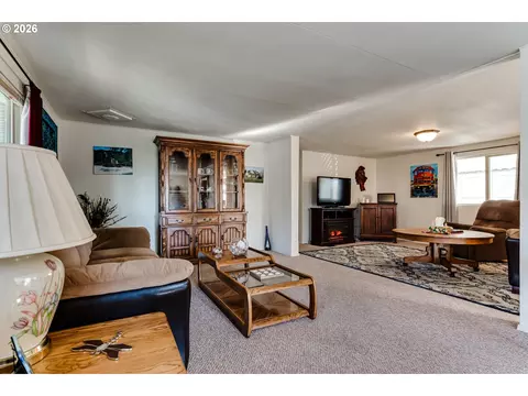 1400 Candlelight Dr #231, Eugene, OR 97402 photo 5
