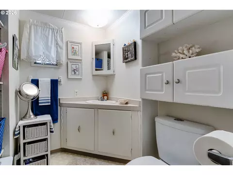 1400 Candlelight Dr #231, Eugene, OR 97402 photo 27