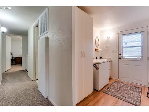1400 Candlelight Dr #231, Eugene, OR 97402 photo 17