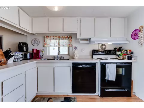 1400 Candlelight Dr #231, Eugene, OR 97402 photo 12