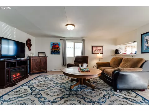 1400 Candlelight Dr #231, Eugene, OR 97402 photo 3
