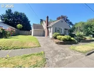 255 W Fairfield St, Gladstone, OR 97027
