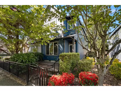 1015 SE Tamango St, Hillsboro, OR 97123