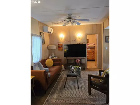 501 Division Ave #28, Eugene, OR 97404 photo 3
