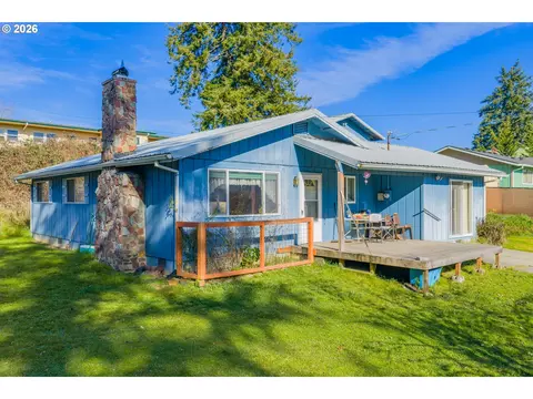 536 18th St, Myrtle Point, OR 97458