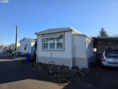 19605 River Rd #122, Gladstone, OR 97027