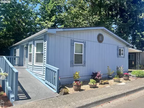 16461 SE Hearthwood Dr #52, Clackamas, OR 97015