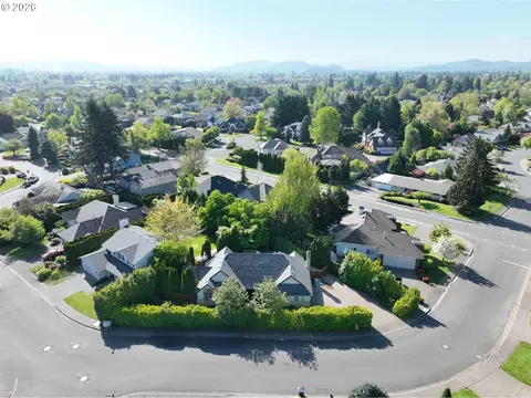 View/Area - 1625 Victorian Way, Eugene, OR 97401 photo 2 of 4
