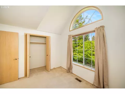 Bedroom - 1625 Victorian Way, Eugene, OR 97401 photo 3 of 5