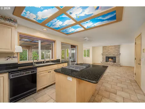 Kitchen - 1625 Victorian Way, Eugene, OR 97401 photo 1 of 1