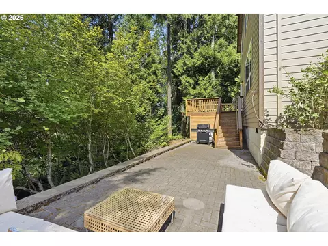 Exterior - 2731 SElliott Dr, Gresham, OR 97080 photo 9 of 11