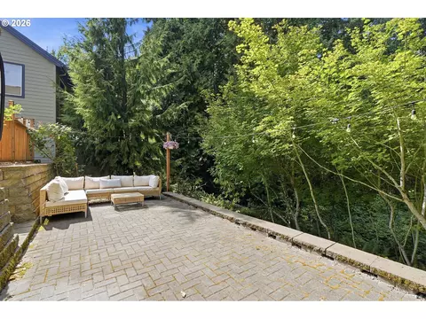 Exterior - 2731 SElliott Dr, Gresham, OR 97080 photo 7 of 11