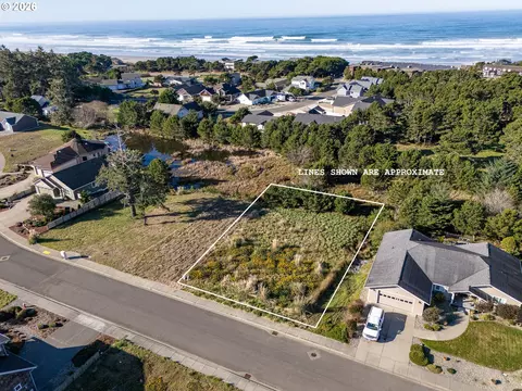 2674 Lincoln Ave SW, Bandon, OR 97411