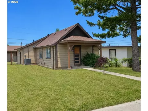 94224 3rd St, Gold Beach, OR 97444