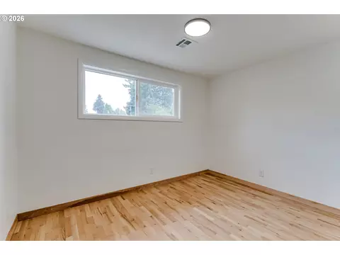 Bedroom - 3088 Dalewood St, Eugene, OR 97404 photo 6 of 7