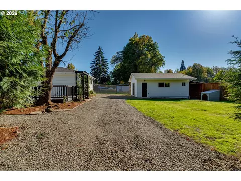 Exterior - 3088 Dalewood St, Eugene, OR 97404 photo 12 of 13