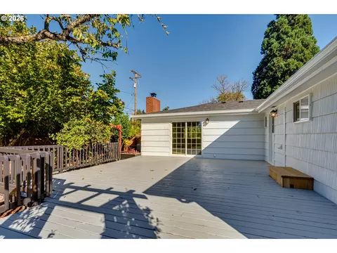 Exterior - 3088 Dalewood St, Eugene, OR 97404 photo 5 of 13