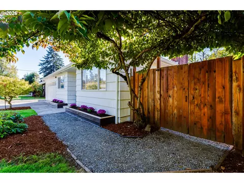 Exterior - 3088 Dalewood St, Eugene, OR 97404 photo 13 of 13