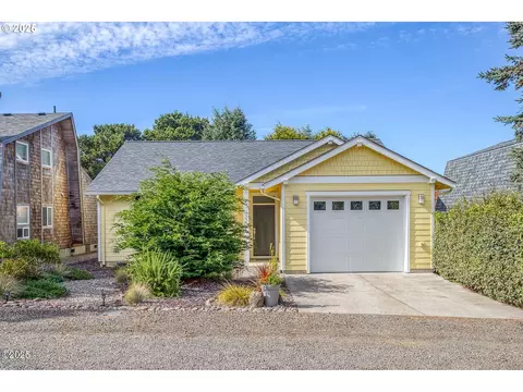 3201 NW Mast Ave, Lincoln City, OR 97367