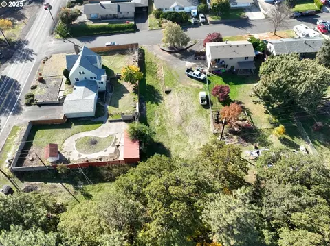 4233 Chenoweth Rd, The Dalles, OR 97058