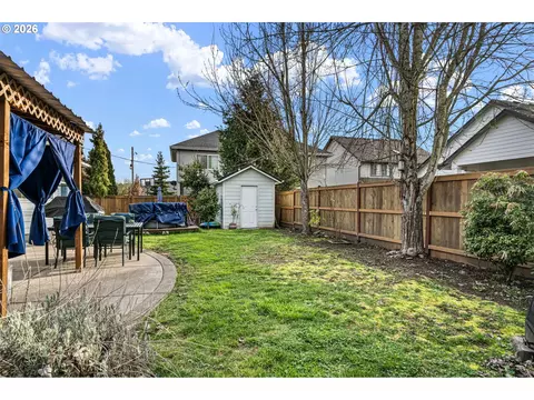 Exterior - 970 T St, Springfield, OR 97477 photo 7 of 10