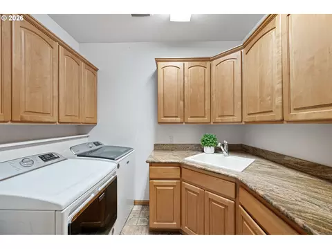 Other - 970 T St, Springfield, OR 97477 photo 7 of 8