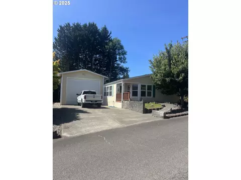 100 River Bend Rd #1, Reedsport, OR 97467
