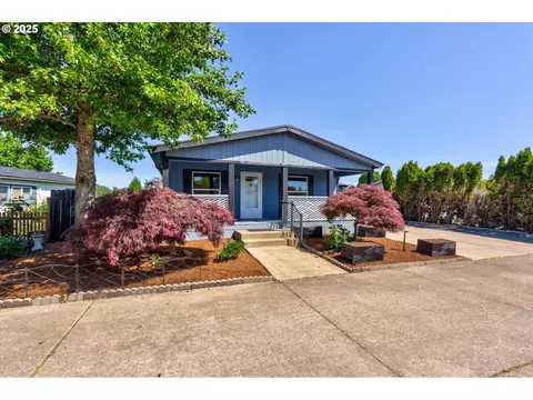 2564 Rosebay St, Eugene, OR 97402