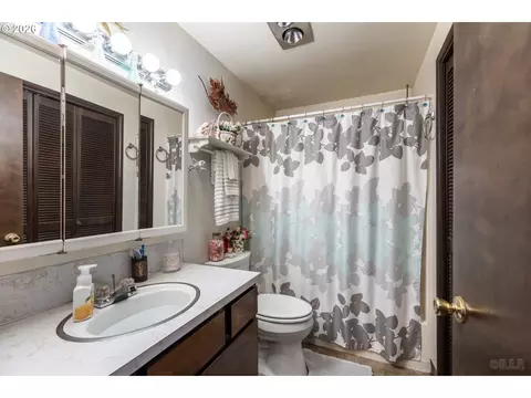 Bath - 110 W C St, Rainier, OR 97048 photo 1 of 1