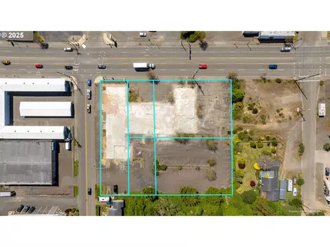 1088 Newmark Ave, Coos Bay, OR 97420