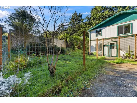 805 Coast Guard Hill Rd, Port Orford, OR 97465