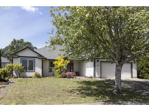 627 NW Heath St, Dallas, OR 97338