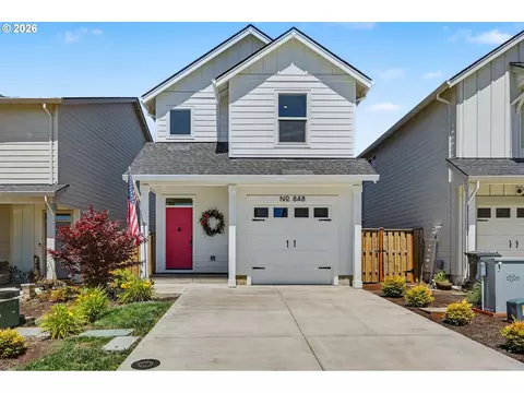 848 Chestnut Way, Silverton, OR 97381