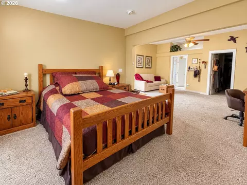 Bedroom - 5343 Cobblestone Ln, Eugene, OR 97402 photo 2 of 9