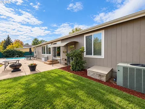 Exterior - 5343 Cobblestone Ln, Eugene, OR 97402 photo 10 of 10