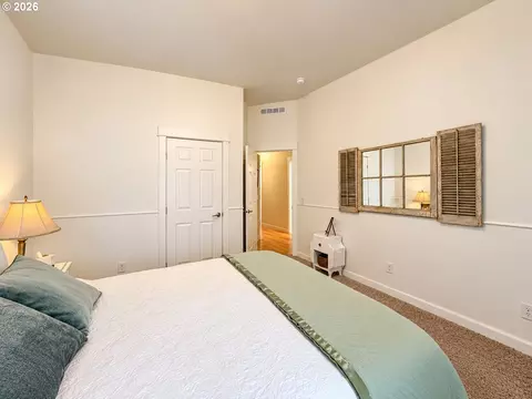 Bedroom - 5343 Cobblestone Ln, Eugene, OR 97402 photo 5 of 9