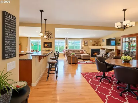Dining - 5343 Cobblestone Ln, Eugene, OR 97402 photo 1 of 3