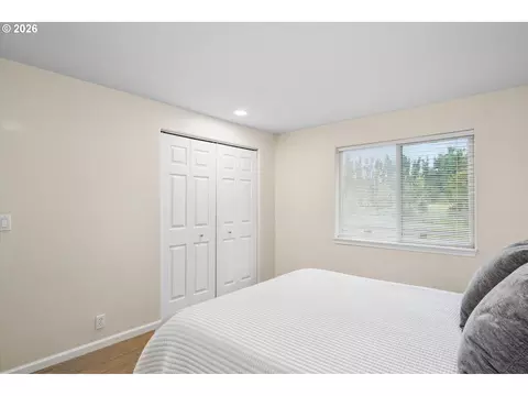 Bedroom - 4241 Cole Way, Springfield, OR 97478 photo 6 of 8
