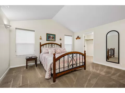 Bedroom - 4241 Cole Way, Springfield, OR 97478 photo 1 of 8