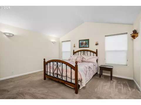 Bedroom - 4241 Cole Way, Springfield, OR 97478 photo 2 of 8