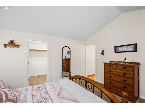 Bedroom - 4241 Cole Way, Springfield, OR 97478 photo 4 of 8