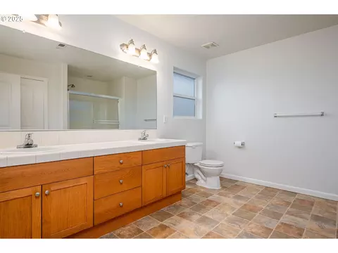 Bath - 1113 W Powell Blvd, Gresham, OR 97030 photo 3 of 4